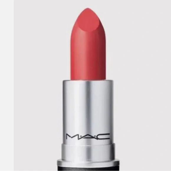 βοΈ FOREVER CURIOUS a MAC MATTE LIPSTICK. RETAIL $25. **NEW IN THE BOX. - Picture 5 of 7